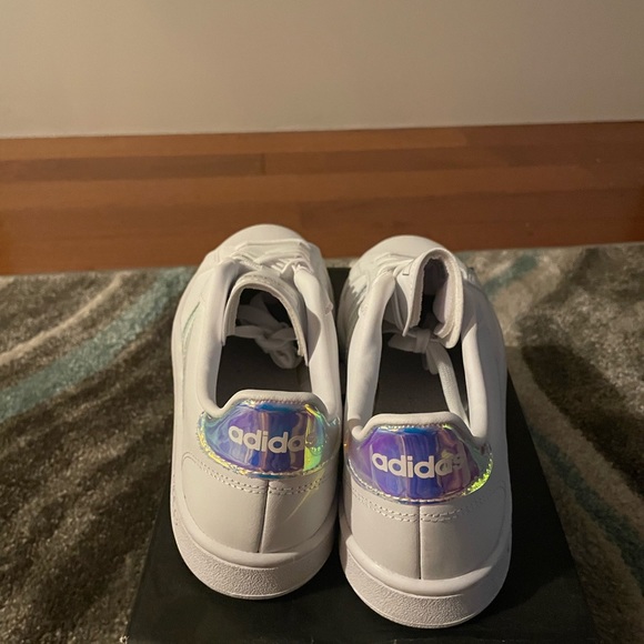 New white adidas size 7 sneaker with with light blue on stripes - Picture 2 of 5